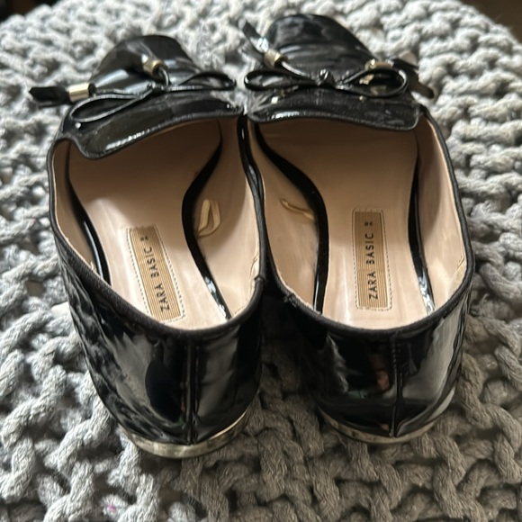 Zara black patent Leather tassels bow shoe with gold heel size 7.5 - Picture 7 of 9